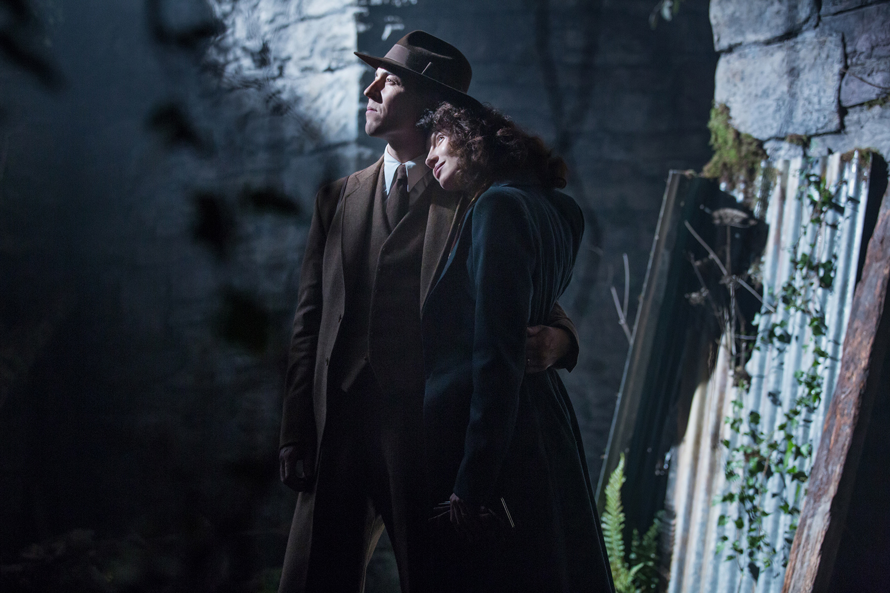 New/Old Official Photos from 'Outlander' Episode 101, 
