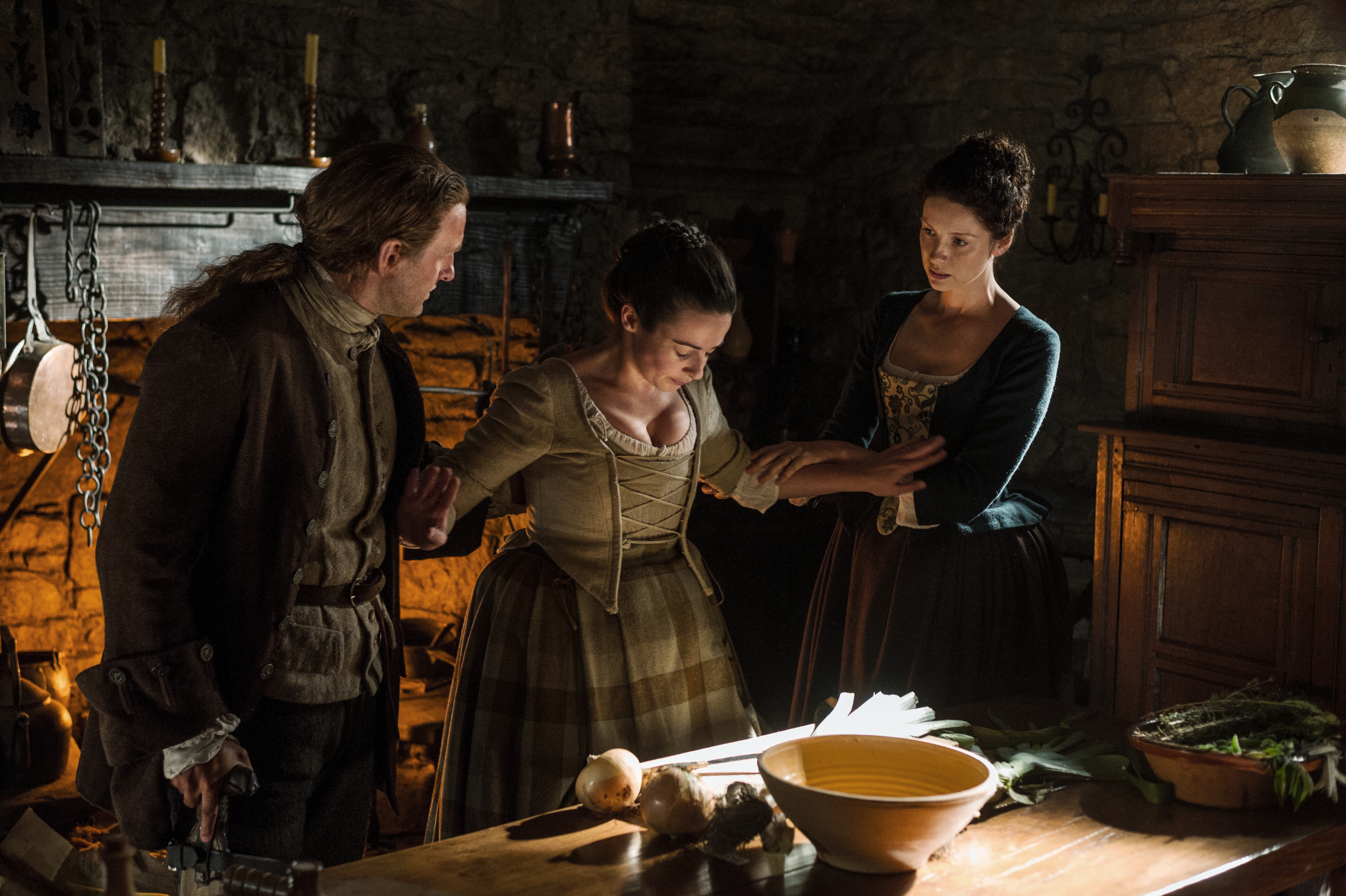 Official Photos from 'Outlander' Episode 113, "The Watch&quo...