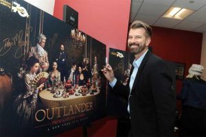 Outlander-jon-gary-steele-900x600